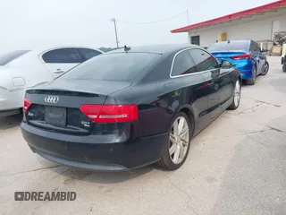 2012 Audi A5 Premium Plus z VIN WAULFAFR0CA014435, wystawiony jako IAAI lot #42289236 z przebiegiem 174 950 mil mil oraz . Historia ofert i sprzedaży dostępna na DreamBid. Obrazek 4.
