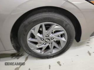 2024 Hyundai Elantra SEL z VIN KMHLM4DG4RU636275, wystawiony jako IAAI lot #42853008 z przebiegiem 32 964 mil mil oraz . Historia ofert i sprzedaży dostępna na DreamBid. Obrazek 6.