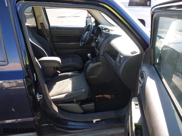 2011 Jeep Patriot Latitude with VIN 1J4NT1GB3BD186908, listed as a IAAI auction lot 41828418 with NaN miles. Bid and sale history available at carsss.com. Image 5.