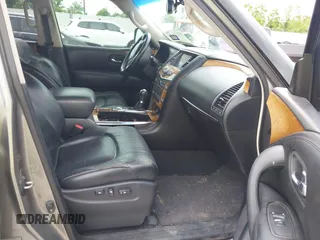 2014 Infiniti QX80 z VIN JN8AZ2NF1E9553024, wystawiony jako IAAI lot #42231679 z przebiegiem 207 618 mil mil oraz . Historia ofert i sprzedaży dostępna na DreamBid. Obrazek 5.