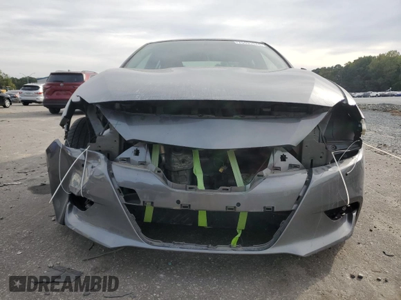 2017 Nissan Maxima Platinum with VIN 1N4AA6AP2HC415210, listed as a Copart auction lot 75491674 with 107,023 mi miles and Salvage title. Bid and sale history available at DreamBid. Image 5.