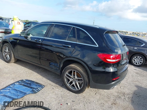 2019 Mercedes-Benz GLC with VIN WDC0G4JB3KV145553, listed as a IAAI auction lot 41957373 with 83,918 mi miles. Bid and sale history available at carsss.com. Image 3.