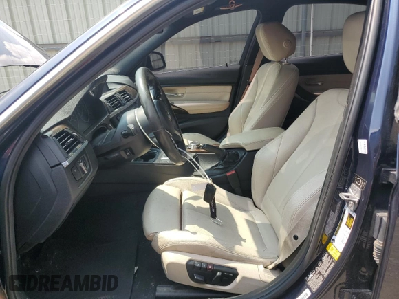 2015 BMW 3 Series 320i xDrive с VIN WBA3C3G57FNT52136, выставлен на аукционе Copart как лот 59200955 с пробегом 118 257 миль миль и Списание • Salvage title. История ставок и продаж доступна на DreamBid. Изображение 7.