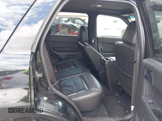 2010 Ford Escape Limited z VIN 1FMCU9EGXAKA05848, wystawiony jako IAAI lot #42381089 z przebiegiem 183 442 mil mil oraz . Historia ofert i sprzedaży dostępna na DreamBid. Obrazek 8.