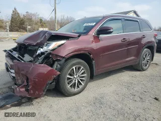 2017 Toyota Highlander XLE with VIN 5TDJZRFH4HS462890, listed as a Copart auction lot 48842515 with 136,303 mi miles and Salvage Title. Bid and sale history available at carsss.com. Image 1.