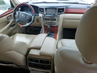 2008 Lexus LX 570 z VIN JTJHY00W484015778, wystawiony jako Copart lot #57459845 z przebiegiem 136 840 mil mil oraz Tytuł czysty. Historia ofert i sprzedaży dostępna na DreamBid. Obrazek 8.