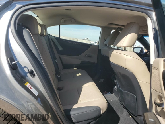 2019 Lexus ES 300h z VIN JTHB21B19K2032451, wystawiony jako Copart lot #45764795 z przebiegiem 43 645 mil mil oraz Szkoda całkowita • Salvage title. Historia ofert i sprzedaży dostępna na DreamBid. Obrazek 10.