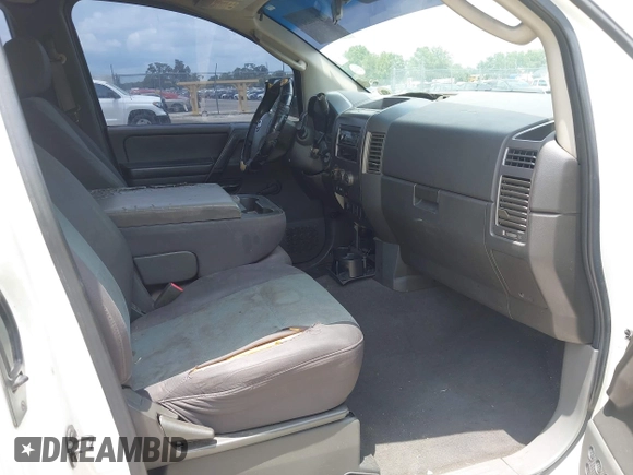 2007 Nissan Titan SE with VIN 1N6BA06A77N238430, listed as a IAAI auction lot 42740567 with 304,776 mi miles and . Bid and sale history available at DreamBid. Image 5.
