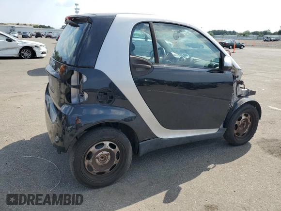 2008 Smart fortwo Pure z VIN WMEEJ31X78K205574, wystawiony jako Copart lot #67711894 z przebiegiem Nie podano mil oraz Tytuł czysty. Historia ofert i sprzedaży dostępna na DreamBid. Obrazek 3.