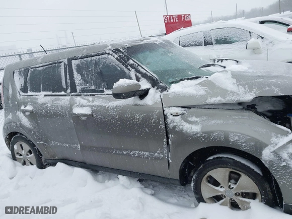 2014 Kia Soul with VIN KNDJN2A26E7033942, listed as a IAAI auction lot 41271872 with 90,901 mi miles. Bid and sale history available at carsss.com. Image 13.