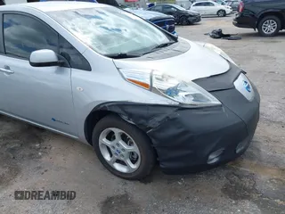 2012 Nissan LEAF SL with VIN JN1AZ0CP0CT018121, listed as a IAAI auction lot 42156923 with 116,605 mi miles. Bid and sale history available at carsss.com. Image 16.