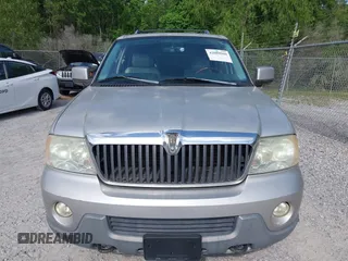 2004 Lincoln Navigator Luxury with VIN 5LMFU27R54LJ42646, listed as a IAAI auction lot 42088960 with 193,746 mi miles. Bid and sale history available at carsss.com. Image 6.