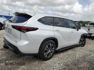 2024 Toyota Highlander LE with VIN 5TDKDRAH6RS534720, listed as a Copart auction lot 59989285 with 12,626 mi miles and Salvage title. Bid and sale history available at DreamBid. Image 3.