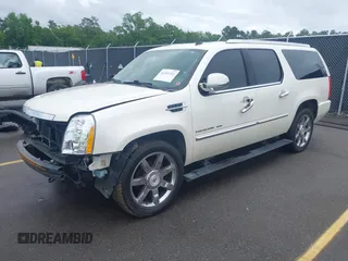 2011 Cadillac Escalade ESV Premium z VIN 1GYS4JEF9BR130075, wystawiony jako IAAI lot #42201585 z przebiegiem 237 607 mil mil oraz . Historia ofert i sprzedaży dostępna na DreamBid. Obrazek 2.