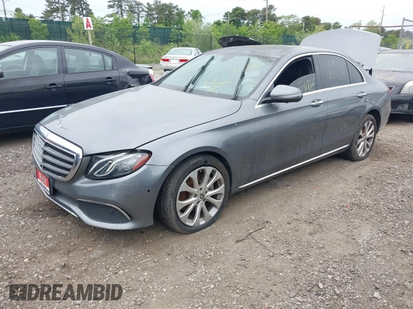 2019 Mercedes-Benz E 300 z VIN WDDZF4KB9KA575468, wystawiony jako IAAI lot #42366391 z przebiegiem Nie podano mil oraz . Historia ofert i sprzedaży dostępna na DreamBid. Obrazek 17.