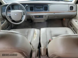 2005 Ford Crown Victoria LX with VIN 2FAFP74W95X124697, listed as a Copart auction lot 86931404 with 303,132 mi miles and Clean Title. Bid and sale history available at carsss.com. Image 8.