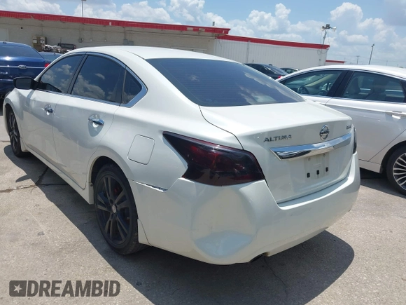 2013 Nissan Altima SL with VIN 1N4BL3AP4DC236710, listed as a IAAI auction lot 42674095 with 212,483 mi miles and . Bid and sale history available at DreamBid. Image 3.