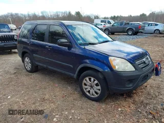2005 Honda CR-V LX with VIN SHSRD78545U336479, listed as a IAAI auction lot 41938298 with 213,234 mi miles. Bid and sale history available at carsss.com. Image 1.