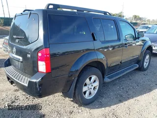 2008 Nissan Pathfinder S z VIN 5N1AR18B08C658137, wystawiony jako IAAI lot #41907576 z przebiegiem 172 586 mil mil oraz . Historia ofert i sprzedaży dostępna na DreamBid. Obrazek 4.