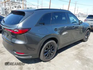 2025 Mazda CX-90 Premium Sport z VIN JM3KKCHAXS1206996, wystawiony jako IAAI lot #42086590 z przebiegiem 4 294 mil mil oraz . Historia ofert i sprzedaży dostępna na DreamBid. Obrazek 4.