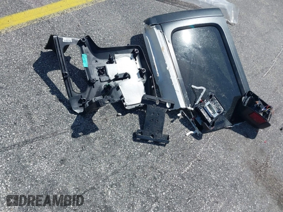 2019 Jeep Wrangler Unlimited Rubicon with VIN 1C4HJXFN9KW507281, listed as a IAAI auction lot 42695939 with 60,802 mi miles and . Bid and sale history available at DreamBid. Image 12.