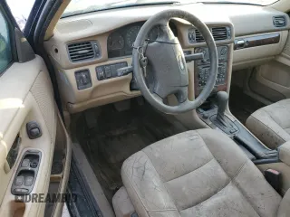 1998 Volvo S70 z VIN YV1LS5675W3511553, wystawiony jako Copart lot #75102454 z przebiegiem Nie podano mil oraz Szkody całkowita. Historia ofert i sprzedaży dostępna na DreamBid. Obrazek 8.