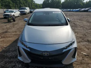 2017 Toyota Prius Plus with VIN JTDKARFP6H3045291, listed as a Copart auction lot 60299385 with 26,917 mi miles and Salvage title. Bid and sale history available at DreamBid. Image 5.