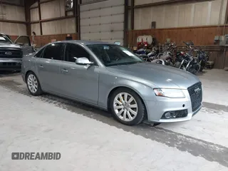 2011 Audi A4 Premium Plus z VIN WAUFFAFLXBA102688, wystawiony jako IAAI lot #42434639 z przebiegiem 113 495 mil mil oraz . Historia ofert i sprzedaży dostępna na DreamBid. Obrazek 1.