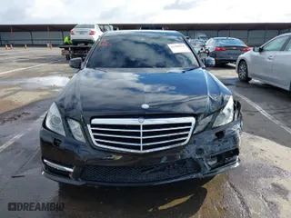 2013 Mercedes-Benz E-Class E 350 Luxury with VIN WDDHF5KB5DA672817, listed as a IAAI auction lot 41588858 with 116,506 mi miles. Bid and sale history available at carsss.com. Image 12.