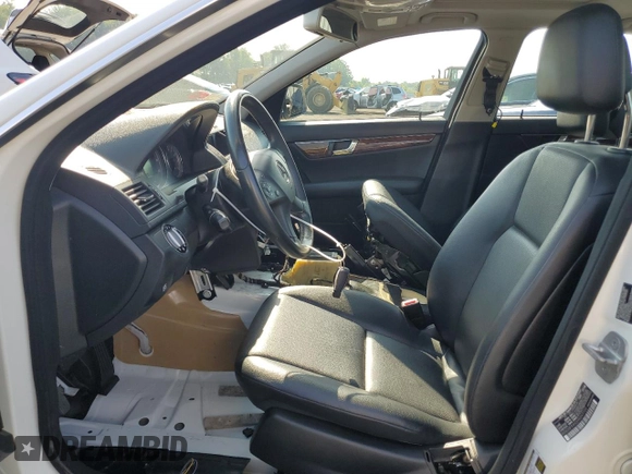 2009 Mercedes-Benz C 300 Sport with VIN WDDGF54X39R047720, listed as a Copart auction lot 61211085 with 44,975 mi miles and Salvage title. Bid and sale history available at DreamBid. Image 7.
