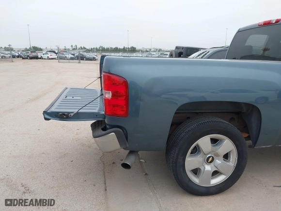 2011 Chevrolet Silverado 1500 LT with VIN 1GCRCSE03BZ164361, listed as a IAAI auction lot 41567590 with 197,659 mi miles. Bid and sale history available at carsss.com. Image 12.
