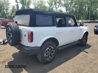 2024 Ford Bronco Outer Banks with VIN 1FMEE8BP0RLA31725, listed as a Copart auction lot 60918675 with 10,452 mi miles and Salvage title. Bid and sale history available at DreamBid. Image 3.