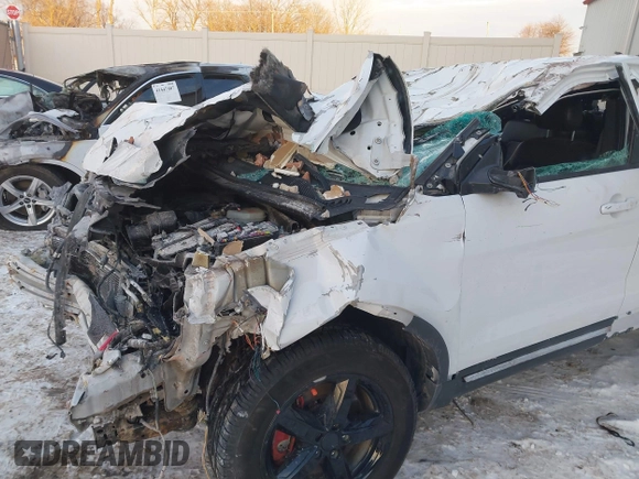 2017 Ford Explorer XLT с VIN 1FM5K8D84HGA25190, выставлен на аукционе IAAI как лот 41429617 с пробегом Не указан миль и . История ставок и продаж доступна на DreamBid. Изображение 6.