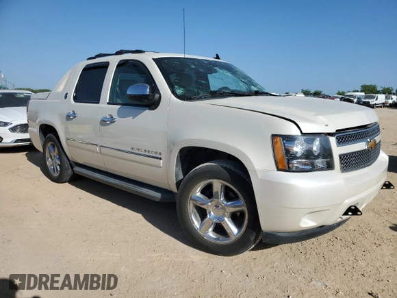 2013 Chevrolet Avalanche LTZ with VIN 3GNMCGE02DG208187, listed as a Copart auction lot 52190205 with 117,186 mi miles and Clean title. Bid and sale history available at DreamBid. Image 4.