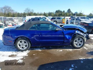 2014 Ford Mustang V6 with VIN 1ZVBP8EM7E5296964, listed as a IAAI auction lot 41325336 with 141,346 mi miles. Bid and sale history available at carsss.com. Image 13.