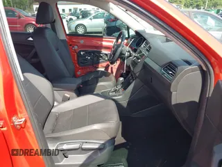 2019 Volkswagen Tiguan SE with VIN 3VV3B7AX8KM128788, listed as a IAAI auction lot 42462376 with 78,533 mi miles and . Bid and sale history available at DreamBid. Image 5.
