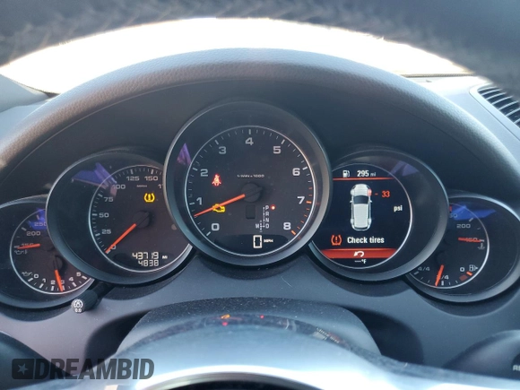 2016 Porsche Cayenne with VIN WP1AA2A28GLA00736, listed as a Copart auction lot 47074705 with 43,719 mi miles and Salvage Title. Bid and sale history available at carsss.com. Image 9.