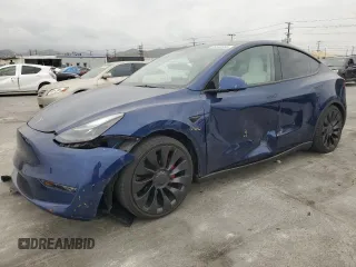 2022 Tesla Model Y Performance z VIN 7SAYGDEF3NF362208, wystawiony jako Copart lot #50548785 z przebiegiem 52 435 mil mil oraz Szkoda całkowita • Salvage title. Historia ofert i sprzedaży dostępna na DreamBid. Obrazek 1.