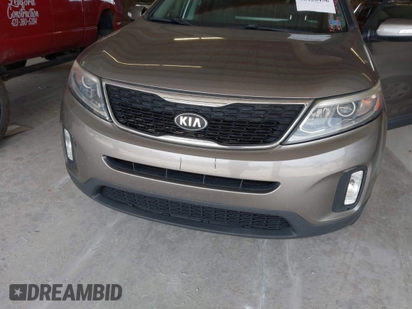 2014 Kia Sorento LX с VIN 5XYKTCA65EG531894, выставлен на аукционе IAAI как лот 42428456 с пробегом 177 265 миль миль и . История ставок и продаж доступна на DreamBid. Изображение 6.