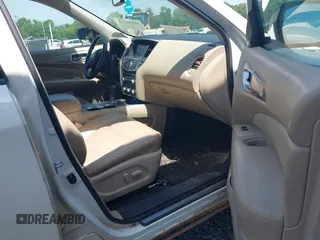 2017 Nissan Pathfinder SV z VIN 5N1DR2MNXHC622572, wystawiony jako IAAI lot #42144228 z przebiegiem 155 262 mil mil oraz . Historia ofert i sprzedaży dostępna na DreamBid. Obrazek 5.