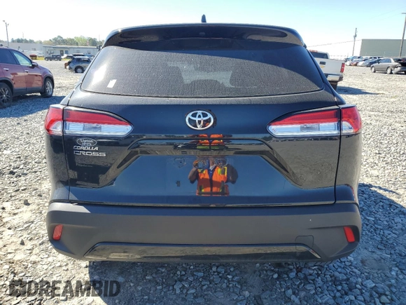 2023 Toyota Corolla Cross L z VIN 7MUAAAAG3PV048334, wystawiony jako Copart lot #49766615 z przebiegiem 39 964 mil mil oraz Szkoda całkowita • Salvage title. Historia ofert i sprzedaży dostępna na DreamBid. Obrazek 6.