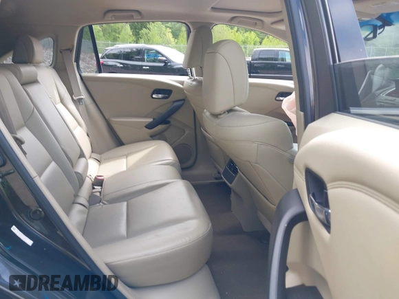 2017 Acura RDX z VIN 5J8TB4H35HL018194, wystawiony jako IAAI lot #42287760 z przebiegiem 125 418 mil mil oraz . Historia ofert i sprzedaży dostępna na DreamBid. Obrazek 8.