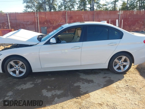 2015 BMW 3 Series 328i с VIN WBA3A5C5XFF608299, выставлен на аукционе IAAI как лот 40904806 с пробегом 126 043 миль миль и . История ставок и продаж доступна на DreamBid. Изображение 14.