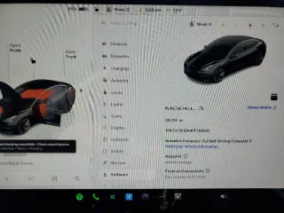 2023 Tesla Model 3 z VIN 5YJ3E1EA4PF706521, wystawiony jako Copart lot #49295465 z przebiegiem 25 026 mil mil oraz Szkoda całkowita • Salvage title. Historia ofert i sprzedaży dostępna na DreamBid. Obrazek 9.