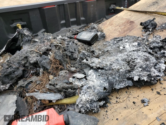 2019 Ford F-250 XL z VIN 1FT7W2BT0KEF51583, wystawiony jako Copart lot #40366853 z przebiegiem Nie podano mil oraz Szkoda całkowita • Salvage title. Historia ofert i sprzedaży dostępna na DreamBid. Obrazek 12.