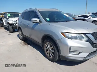 2017 Nissan Rogue SV z VIN 5N1AT2MN5HC730098, wystawiony jako IAAI lot #42033390 z przebiegiem 91 755 mil mil oraz . Historia ofert i sprzedaży dostępna na DreamBid. Obrazek 1.