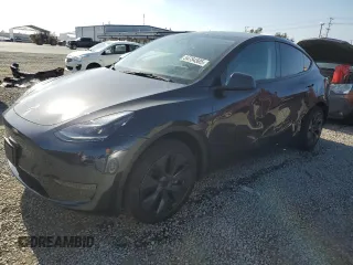 2024 Tesla Model Y с VIN 7SAYGDED2RF114150, выставлен на аукционе Copart как лот 54754585 с пробегом 7 924 миль миль и Списание • Salvage title. История ставок и продаж доступна на DreamBid. Изображение 1.