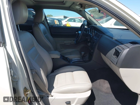 2005 Dodge Magnum SXT z VIN 2D8GZ48V55H688447, wystawiony jako IAAI lot #42349578 z przebiegiem 152 496 mil mil oraz . Historia ofert i sprzedaży dostępna na DreamBid. Obrazek 5.