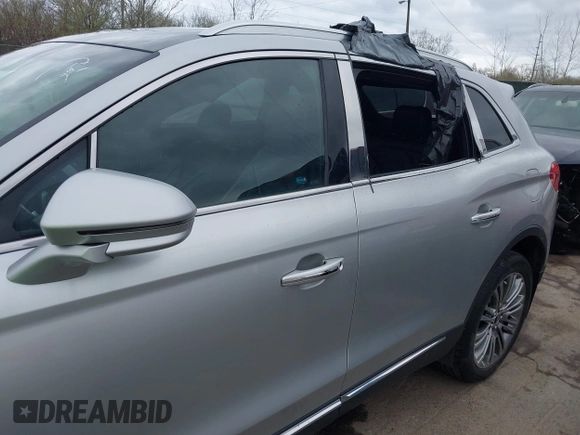 2017 Lincoln MKX Reserve with VIN 2LMPJ8LR6HBL16906, listed as a IAAI auction lot 41857727 with 111,895 mi miles. Bid and sale history available at carsss.com. Image 13.