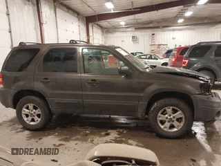 2006 Ford Escape XLT with VIN 1FMYU03Z46KD45641, listed as a IAAI auction lot 41395071 with 120,052 mi miles. Bid and sale history available at carsss.com. Image 13.